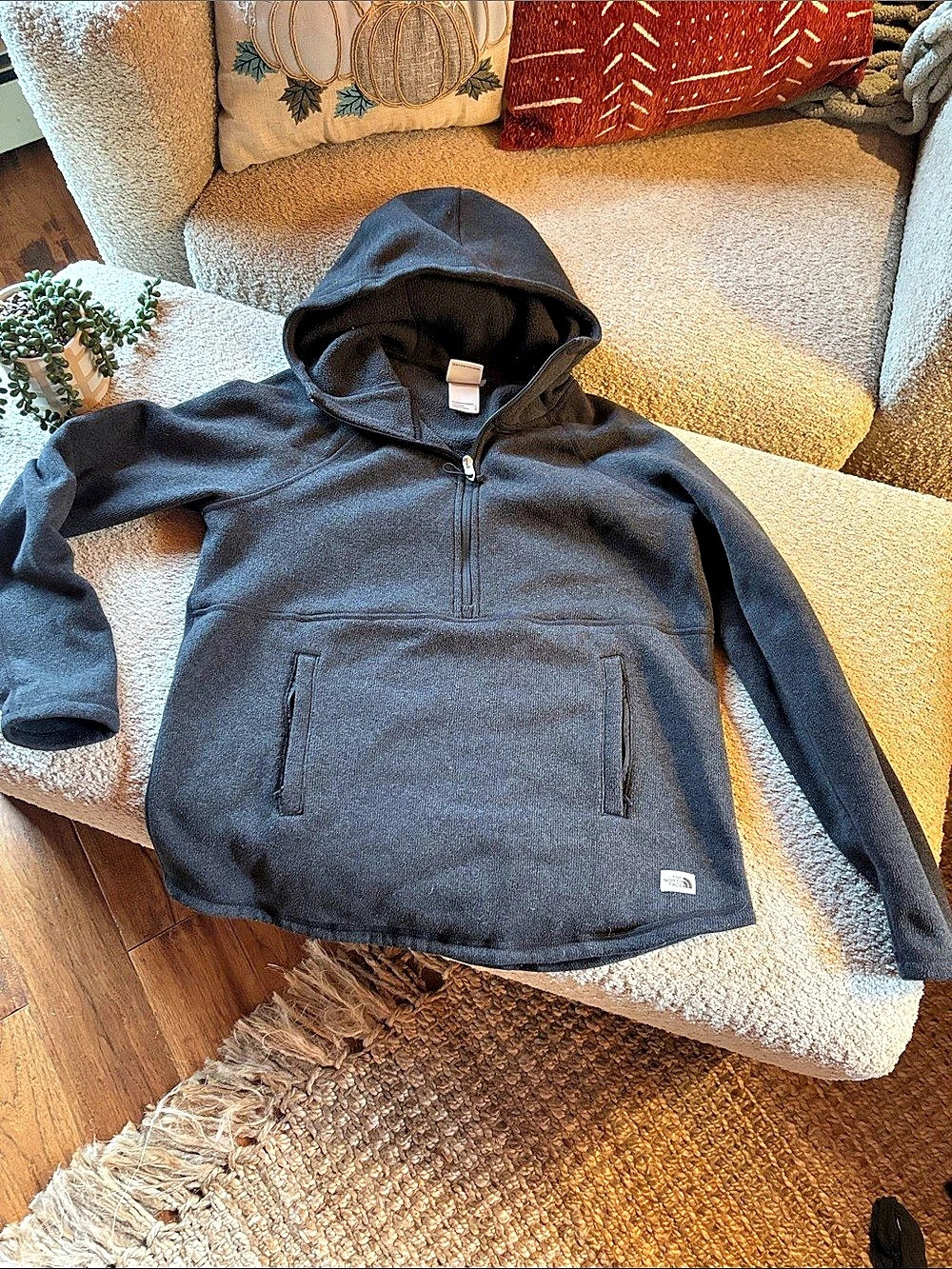 The North Face Women's Black Hooded Pullover Size Large